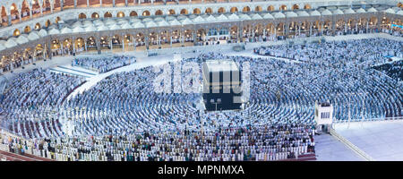 I musulmani preghiera AlKaaba intorno alla Mecca, Arabia Saudita, Vista Aerea Foto Stock