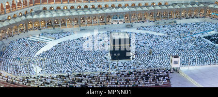 I musulmani preghiera AlKaaba intorno alla Mecca, Arabia Saudita, Vista Aerea Foto Stock