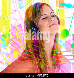 Digitally Enhanced image og un giovane adolescente apprezza la sua musica su cuffie con un miscelato nel motivo di musica di sottofondo Foto Stock