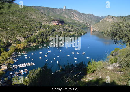 Marina sul Fiume Tago visto dal monte nuovo intervallo di Altomira. Paesaggi vacanze di viaggio. Ottobre 29, 2016. Albalate De Zorita Cast di Guadalajara Foto Stock