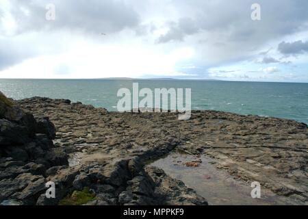 Bordo settentrionale delle scogliere di Moher vicino a Doolin, County Clare, Irlanda Foto Stock