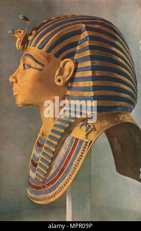 Tutankhamon la maschera della morte, 1323 BC, (c1910-1935). Artista: sconosciuto. Foto Stock