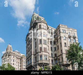 Milano, Italia - 23 Maggio 2018: Art nouveau edifici residenziali in Piazza Piemonte, Milano quartiere Wagner. Queste sono soprannominato, il Cremlino Foto Stock