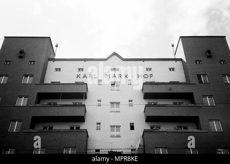 Karl Marx-Hof o Karl Marx corte, Vienna, Austria. La più lunga singolo edificio residenziale nel mondo Foto Stock