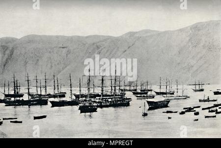 'Ship in attesa di carichi di nitrato a Iquique', 1911. Artista: sconosciuto. Foto Stock