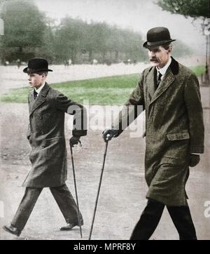 Prince Edward camminando con Mr HP Hansell, il precettore di Auteuil, Francia, 1912 (1936). Creatore: sconosciuto. Foto Stock