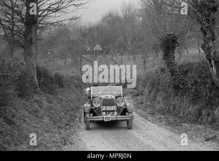 Ford di JW Whalley competere nel NWLMC London-Gloucester Trial, 1931. Artista: Bill Brunell. Foto Stock