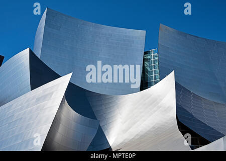 LOS ANGELES, Stati Uniti d'America - 5 Marzo 2018: il Walt Disney Filarmonica, progettato da Frank Gehry è un architettura moderna landmark in Los Angeles. Foto Stock