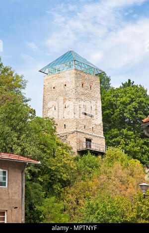 Torre Nera (Turnul Negru) costruito nel 1494. su una roccia su Straja Hill, vicino il Fabbro il bastione in Brasov, Transilvania, Romania Foto Stock