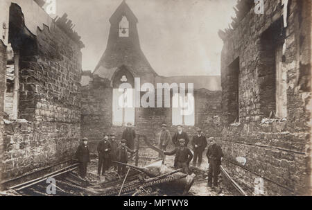 Vintage fotografia della scuola nazionale a Skelmanthorpe, Yorkshire. Distrutto da un incendio nel 1909. Foto Stock