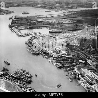 Smith ha un dock, Bull Ring Graving Docks e Edward Albert Dock, North Shields, Tyneside, 1947. Artista: Aerofilms. Foto Stock