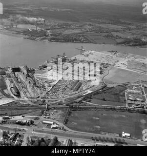 Dock di Southampton, Hampshire, 1972. Artista: Aerofilms. Foto Stock