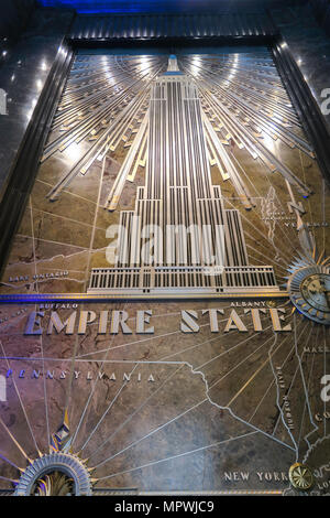 Murale in alluminio, lobby dell'Empire State Building, New York, USA Foto Stock