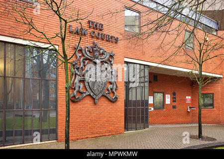 Esterno del tribunali edificio nel centro di Swindon, Wiltshire Foto Stock