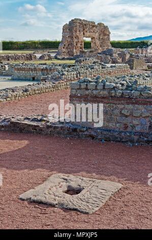 Le rovine dei bagni, Wroxeter città romana, Shropshire, C2000-c2017. Artista: Peter Williams. Foto Stock