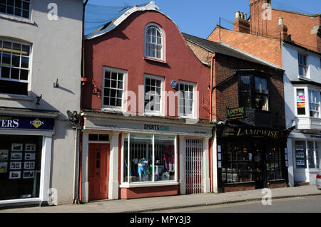 Negozi di High Street, Stony Stratford, Buckinghamshire Foto Stock