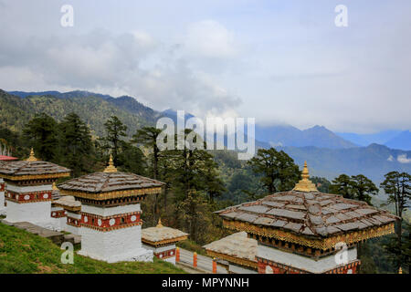 Dochula Pass, sulla strada da Thimphu a Punaka. Il Bhutan Foto Stock