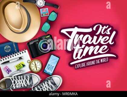 È tempo di viaggio tipografia con realistica Hat, passaporto, fotocamera, telefono, guarda, una bussola e un paio di scarpe in rosso sfondo vista top banner. Vettore Illustrazione Vettoriale