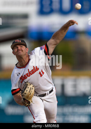 23 maggio 2018: Sam Houston San bricco Seth Ballew (11) durante il 2018 Southland Conference Championships. Il gioco 3 New Orleans vs Sam Houston al campo di costellazione di Sugar Land, Texas. No. 8 New Orleans corsari sconvolto il No. 1 Sam Houston membro 4-3 in dieci inning, qualcosa non è accaduto poiché 2015 Foto Stock