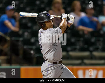 23 maggio 2018: Central Arkansas infielder Josh Somdecerff (9) durante il 2018 Southland Conference Championships. Il gioco 4 Houston Baptist University vs Arkansas centrale al campo di costellazione di Sugar Land, Texas. Houston Battista ha vinto in sette inning 14 - 4 Foto Stock