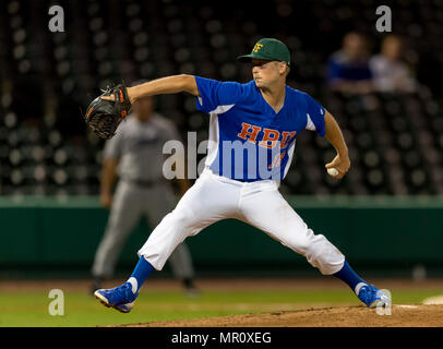 23 maggio 2018: Houston Battista brocca Matteo McCollough (18) durante il 2018 Southland Conference Championships. Il gioco 4 Houston Baptist University vs Arkansas centrale al campo di costellazione di Sugar Land, Texas. Houston Battista ha vinto in sette inning 14 - 4 Foto Stock