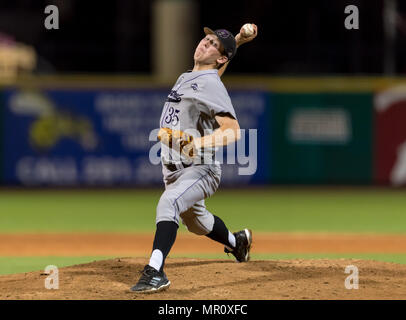 23 maggio 2018: Central Arkansas lanciatore Tyler grigio (35) durante il 2018 Southland Conference Championships. Il gioco 4 Houston Baptist University vs Arkansas centrale al campo di costellazione di Sugar Land, Texas. Houston Battista ha vinto in sette inning 14 - 4 Foto Stock