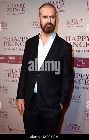 Monaco di Baviera, Deutschland. 23 Maggio, 2018. Rupert Everett presso la premiere del film "Il Principe Felice' al Gloria Palast. Monaco di Baviera, 23.05.2018 | Utilizzo di credito in tutto il mondo: dpa/Alamy Live News Foto Stock