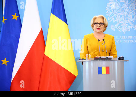 Polonia - Varsavia, 25 Maggio 2018: Primo ministro rumeno Viorica Dancila terrà conferenza stampa congiunta con il Primo Ministro polacco Mateusz Morawiecki dopo consultazione governativa in Varsavia. ©Jake Ratz/Alamy Live News Foto Stock