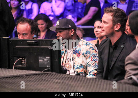 Wembley, Londra, Regno Unito, 25 maggio 2018. 50 cent lato della gabbia a Bellator 200 Credito: Dan Cooke Credito: Dan Cooke/Alamy Live News Foto Stock