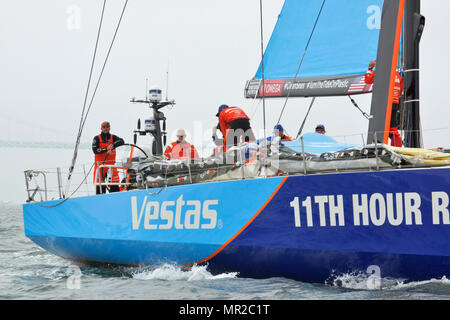 Finale in porto il giorno della gara della Volvo Ocean Race, Newport scalo, prima i battelli salpano attraverso l'Atlantico sulla gamba 9, per Cardiff Wales. Foto Stock