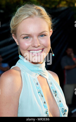 Kate Bosworth arrivando al Blue Crush premiere presso l'Anfiteatro universale a Los Angeles. Agosto 8, 2002.BosworthKate21 Red Carpet Event, verticale, STATI UNITI D'AMERICA, industria cinematografica, celebrità, fotografia, Bestof, arte cultura e intrattenimento, Topix celebrità moda / Verticale, meglio di, evento nella vita di Hollywood - California, moquette rossa e dietro le quinte, USA, industria cinematografica, celebrità, movie celebrità, personaggi televisivi, musica celebrità, fotografia, Bestof, arte cultura e intrattenimento, Topix, headshot, verticale, una persona, dall'anno , 2002, inchiesta tsuni@Gamma-USA.com Foto Stock