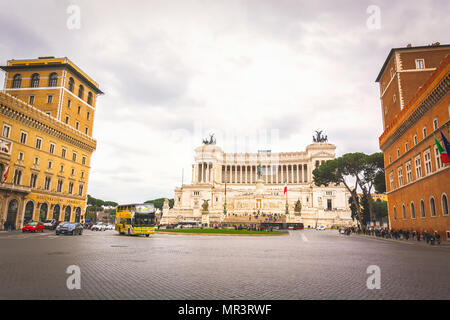 Roma, Italia, Marzo 2017: vista di Piazza Venezia con l'Altare della Patria in Roma, Italia Foto Stock