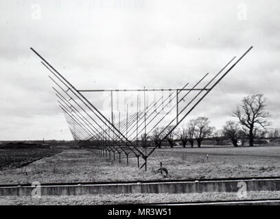 Fotografia di un radio fissi antenna interferometro a Mullard Radio Astronomy Observatory, Cambridge. In data xx secolo Foto Stock