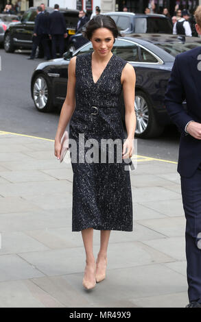 Assiste Stephen Lawrence memoriale di servizio St Martin-in-the-Fields Church, Trafalgar Square, Londra. Dotato di: Meghan Markle dove: Londra, Regno Unito quando: 23 Apr 2018 Credit: Danny Martindale/WENN Foto Stock