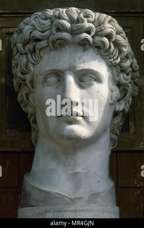 Augusto (63 BC-14 AD). Primo Imperatore del Sacro Romano Impero. Statua colossale. Musei Vaticani. Città del Vaticano. Foto Stock