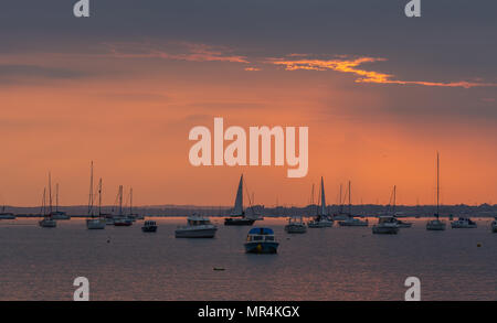 Tramonto sul porto di Poole Foto Stock