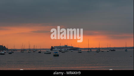 Tramonto sul porto di Poole Foto Stock