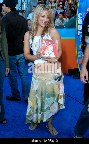 Kaley Cuoco che arrivano al ' Teen Choice Awards 2003 ' presso l'Anfiteatro universale a Los Angeles. Agosto 2, 2003.CuocoKaley022 Red Carpet Event, verticale, STATI UNITI D'AMERICA, industria cinematografica, celebrità, fotografia, Bestof, arte cultura e intrattenimento, Topix celebrità moda / Verticale, meglio di, evento nella vita di Hollywood - California, moquette rossa e dietro le quinte, USA, industria cinematografica, celebrità, movie celebrità, personaggi televisivi, musica celebrità, fotografia, Bestof, arte cultura e intrattenimento, Topix, verticale, una persona, dall'anno , 2003, inchiesta tsuni@Gamma-USA.com moda - Full Leng Foto Stock