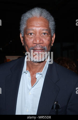 Morgan Freeman arrivando a lo stato del sole premiere al Pacific Design Center di Los Angeles. Giugno 18, 2002. FreemanMorgan10 Red Carpet Event, verticale, STATI UNITI D'AMERICA, industria cinematografica, celebrità, fotografia, Bestof, arte cultura e intrattenimento, Topix celebrità moda / Verticale, meglio di, evento nella vita di Hollywood - California, moquette rossa e dietro le quinte, USA, industria cinematografica, celebrità, movie celebrità, personaggi televisivi, musica celebrità, fotografia, Bestof, arte cultura e intrattenimento, Topix, headshot, verticale, una persona, dall'anno , 2002, inchiesta tsuni@Gamma-USA.com Foto Stock