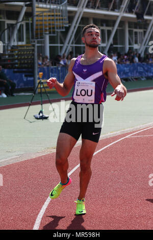 La Loughborough, Inghilterra, 20th, Maggio, 2018. Elliott Powell a competere in Uomini 200m durante la LIA2018 Loughborough meeting internazionale di atletica leggera. Foto Stock