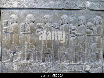 (Dettaglio) sollievo dalla Apadana, grandi hypostyle grande udienza a Persepoli. Persepoli era il cerimoniale di capitale dell'Impero Achemenide (ca. 550-330 BC). È situato a 60 km a nord-est della città di Shiraz nel far Provincia, Iran. Foto Stock