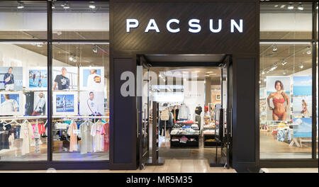 Philadelphia, Pennsylvania, 21 maggio 2018:Sephora trucco anteriore dello store Foto Stock