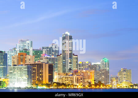 Skyline di edifici al quartiere Brickell, Miami, Florida, Stati Uniti d'America Foto Stock