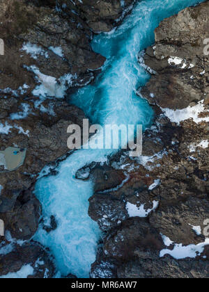 Vista aerea, piogge fiume Hvítá dal di sopra, vicino le Cascate Hraunfossar, West Island, Islanda Foto Stock