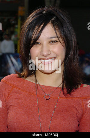 Lalaine arrivando al ' Peter Pan Premiere ' al Chinese Theatre di Los Angeles. Dicembre 13, 2003. Lalaine001 Red Carpet Event, verticale, STATI UNITI D'AMERICA, industria cinematografica, celebrità, fotografia, Bestof, arte cultura e intrattenimento, Topix celebrità moda / Verticale, meglio di, evento nella vita di Hollywood - California, moquette rossa e dietro le quinte, USA, industria cinematografica, celebrità, movie celebrità, personaggi televisivi, musica celebrità, fotografia, Bestof, arte cultura e intrattenimento, Topix, headshot, verticale, una persona, dall'anno , 2003, inchiesta tsuni@Gamma-USA.com Foto Stock