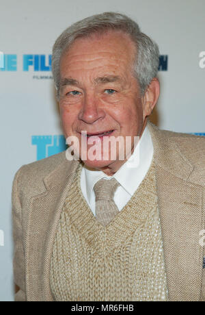 Jack Larsen arrivando in L.A. Lo screening di: Gangs of New York presso il direttore Guild of America Theatre di Los Angeles. Dicembre 17, 2002. LarsenJack052 Red Carpet Event, verticale, STATI UNITI D'AMERICA, industria cinematografica, celebrità, fotografia, Bestof, arte cultura e intrattenimento, Topix celebrità moda / Verticale, meglio di, evento nella vita di Hollywood - California, moquette rossa e dietro le quinte, USA, industria cinematografica, celebrità, movie celebrità, personaggi televisivi, musica celebrità, fotografia, Bestof, arte cultura e intrattenimento, Topix, headshot, verticale, una persona, dall'anno , 2002, inchiesta tsuni Foto Stock