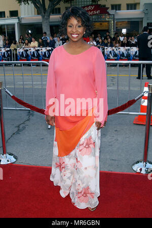 Gladys Knight arrivando alla premiere di ' Hollywood Homicide ' al Westwood Village Theatre di Los Angeles. Giugno 10, 2003.KnightGladys011 Red Carpet Event, verticale, STATI UNITI D'AMERICA, industria cinematografica, celebrità, fotografia, Bestof, arte cultura e intrattenimento, Topix celebrità moda / Verticale, meglio di, evento nella vita di Hollywood - California, moquette rossa e dietro le quinte, USA, industria cinematografica, celebrità, movie celebrità, personaggi televisivi, musica celebrità, fotografia, Bestof, arte cultura e intrattenimento, Topix, verticale, una persona, dall'anno , 2003, inchiesta tsuni@Gamma-USA.com Fashion Foto Stock