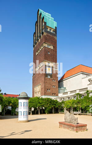 Torre di nozze da Joseph Maria Olbrich, scultura Hass da Bernhard Hoetger, Art Nouveau, Mathildenhöhe, Darmstadt, Hesse Foto Stock