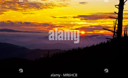 Great Smokey Mountains Sunrise Glow, Carolina del Nord, Stati Uniti panoramici, immagini di viaggio, natura astratta Foto Stock