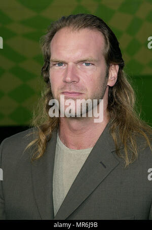 Tyler Mane arrivando alla premiere di Scorpion King all'Anfiteatro universale a Los Angeles. Aprile 17, 2002. ManeTyler30 Red Carpet Event, verticale, STATI UNITI D'AMERICA, industria cinematografica, celebrità, fotografia, Bestof, arte cultura e intrattenimento, Topix celebrità moda / Verticale, meglio di, evento nella vita di Hollywood - California, moquette rossa e dietro le quinte, USA, industria cinematografica, celebrità, movie celebrità, personaggi televisivi, musica celebrità, fotografia, Bestof, arte cultura e intrattenimento, Topix, headshot, verticale, una persona, dall'anno , 2002, inchiesta tsuni@Gamma-USA.com Foto Stock